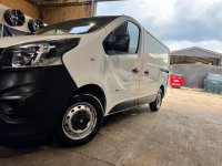 VAUXHALL VIVARO