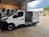 VAUXHALL VIVARO