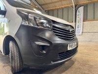 VAUXHALL VIVARO