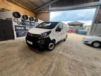 VAUXHALL VIVARO