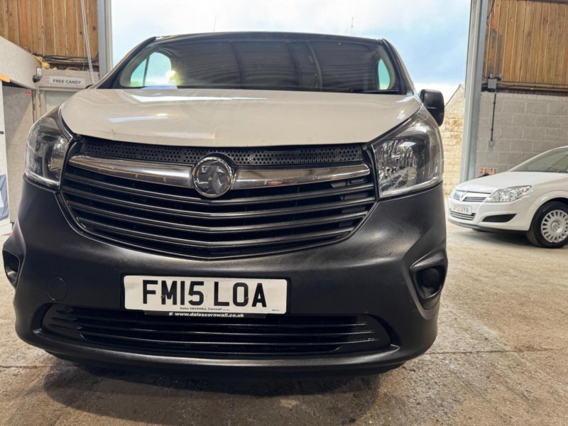 VAUXHALL VIVARO