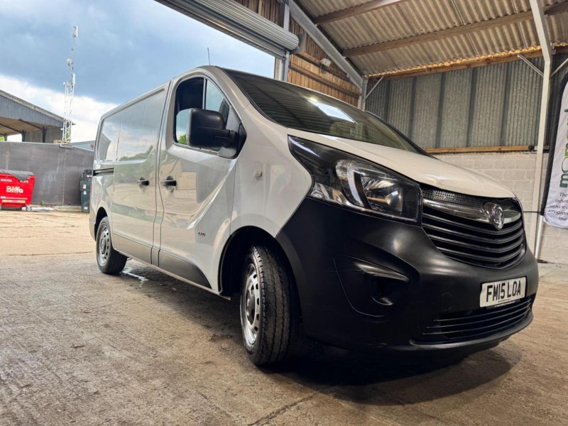 VAUXHALL VIVARO
