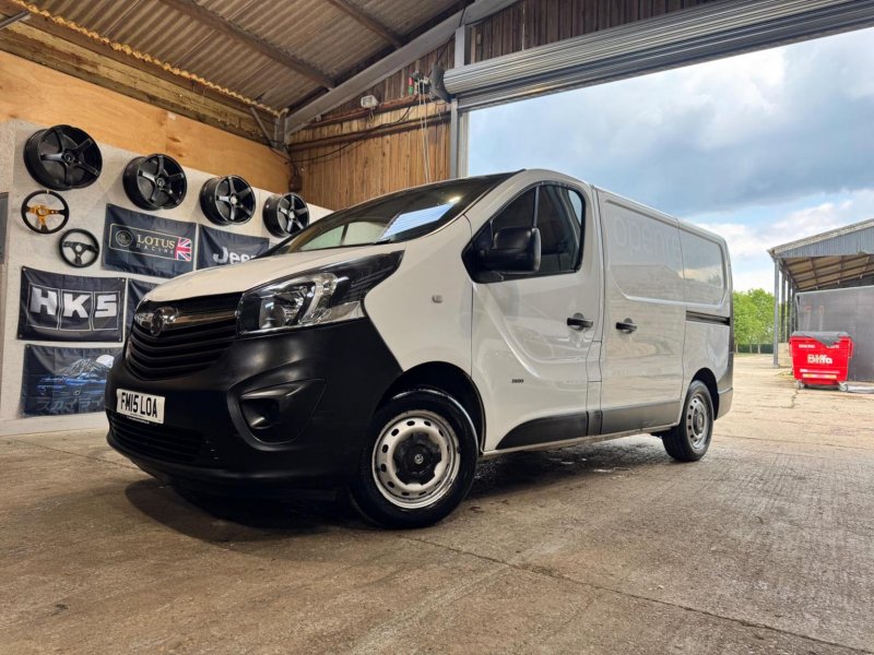 VAUXHALL VIVARO