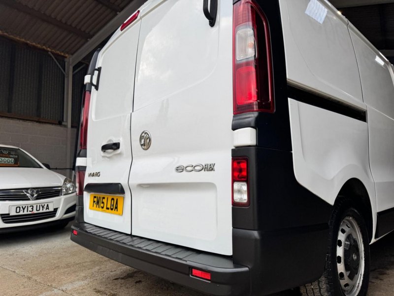 VAUXHALL VIVARO