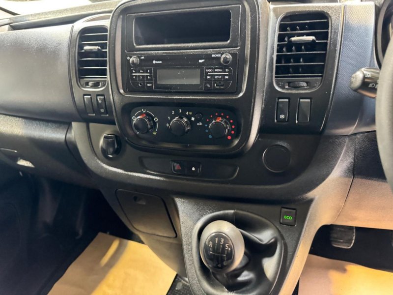 VAUXHALL VIVARO