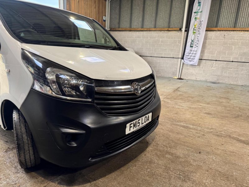 VAUXHALL VIVARO
