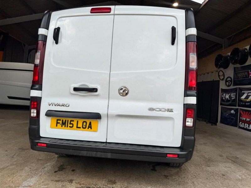 VAUXHALL VIVARO