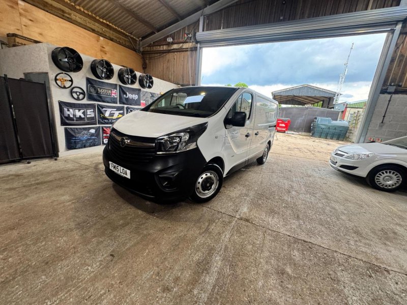 VAUXHALL VIVARO