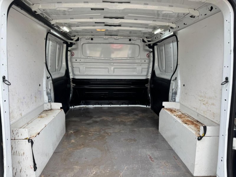 VAUXHALL VIVARO