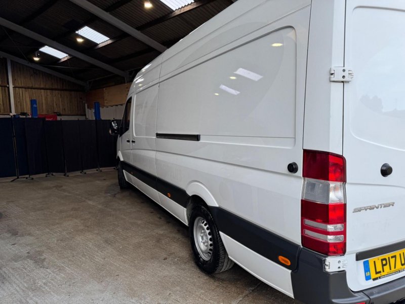 MERCEDES-BENZ SPRINTER