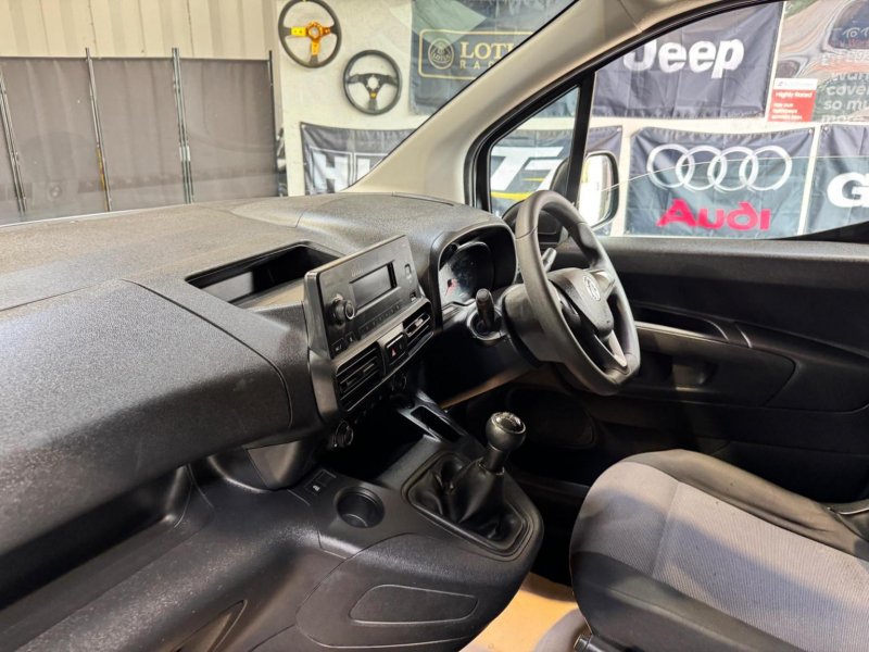 VAUXHALL COMBO