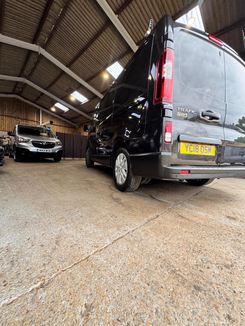 RENAULT TRAFIC