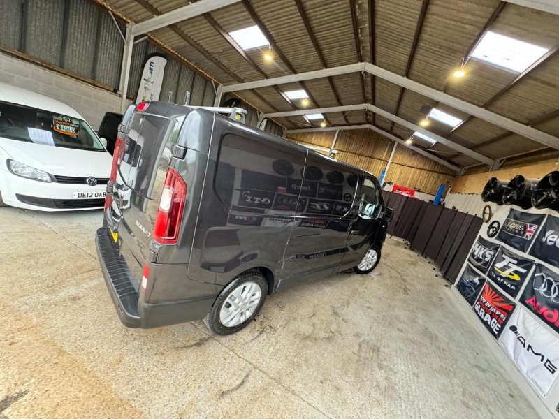 RENAULT TRAFIC