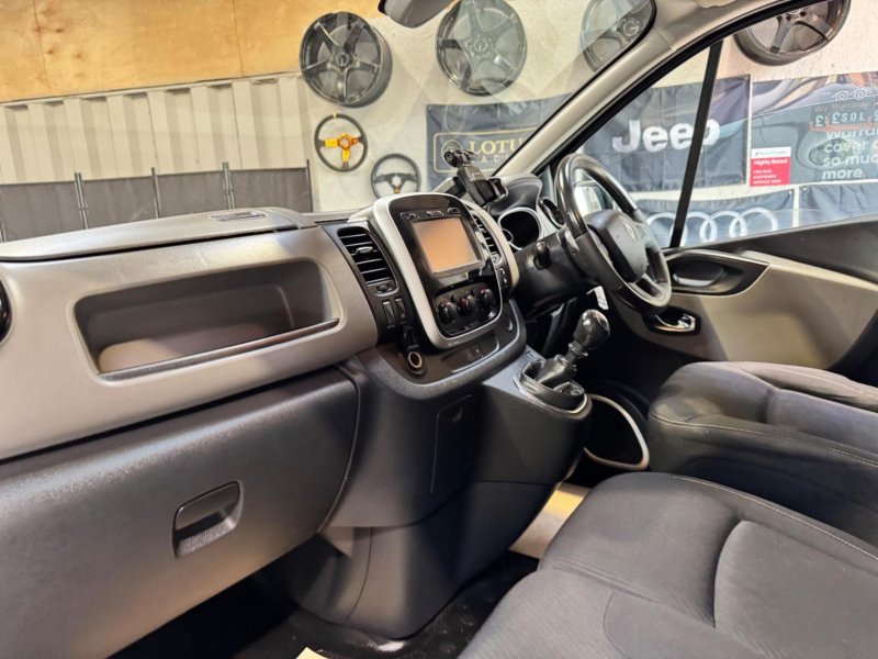 RENAULT TRAFIC