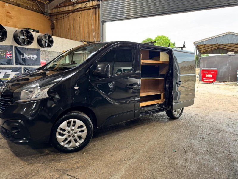 RENAULT TRAFIC