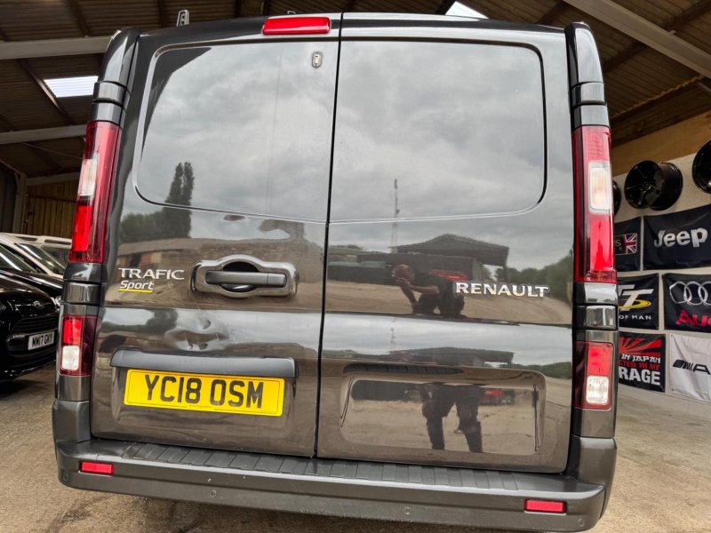 RENAULT TRAFIC