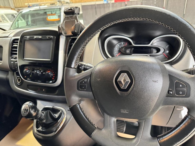 RENAULT TRAFIC