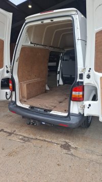 VOLKSWAGEN TRANSPORTER
