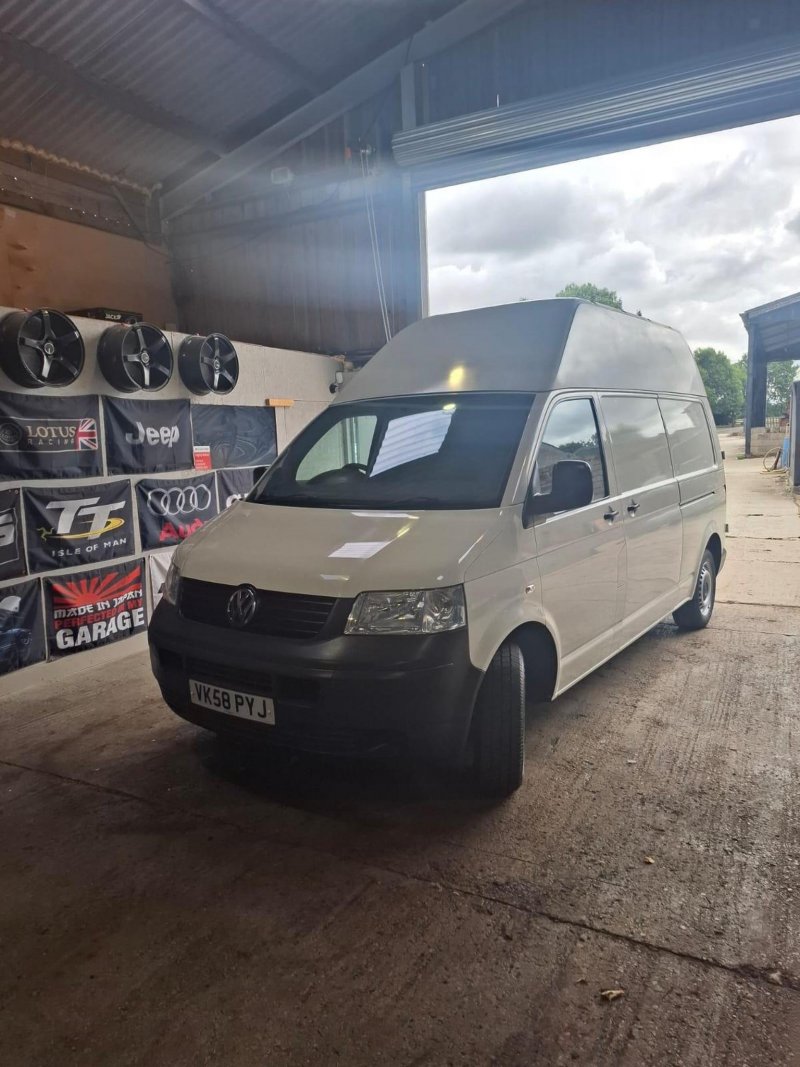 VOLKSWAGEN TRANSPORTER