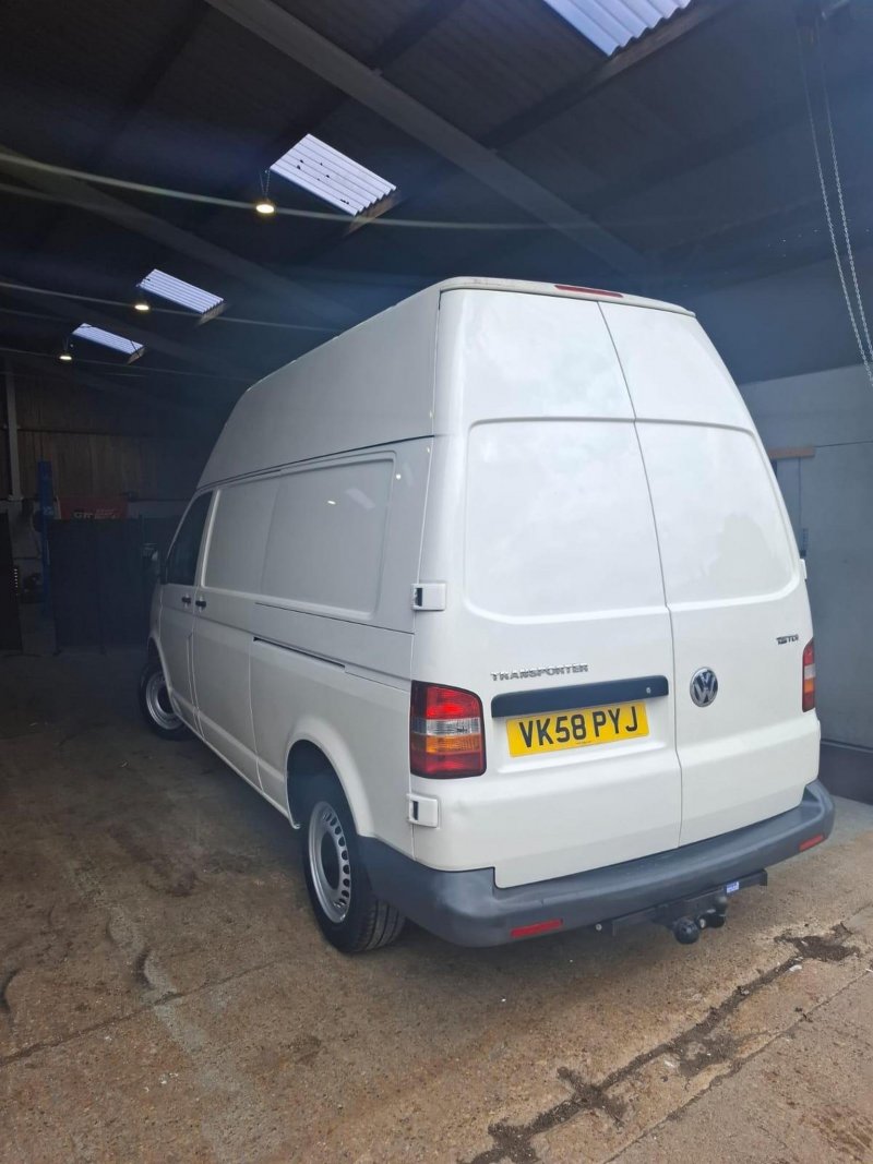 VOLKSWAGEN TRANSPORTER