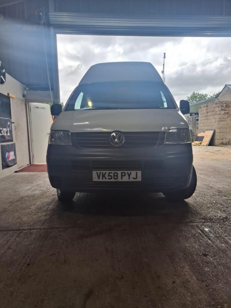 VOLKSWAGEN TRANSPORTER