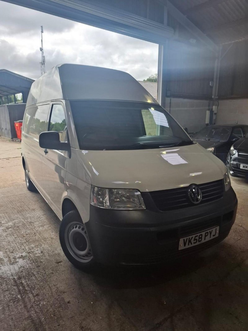 VOLKSWAGEN TRANSPORTER