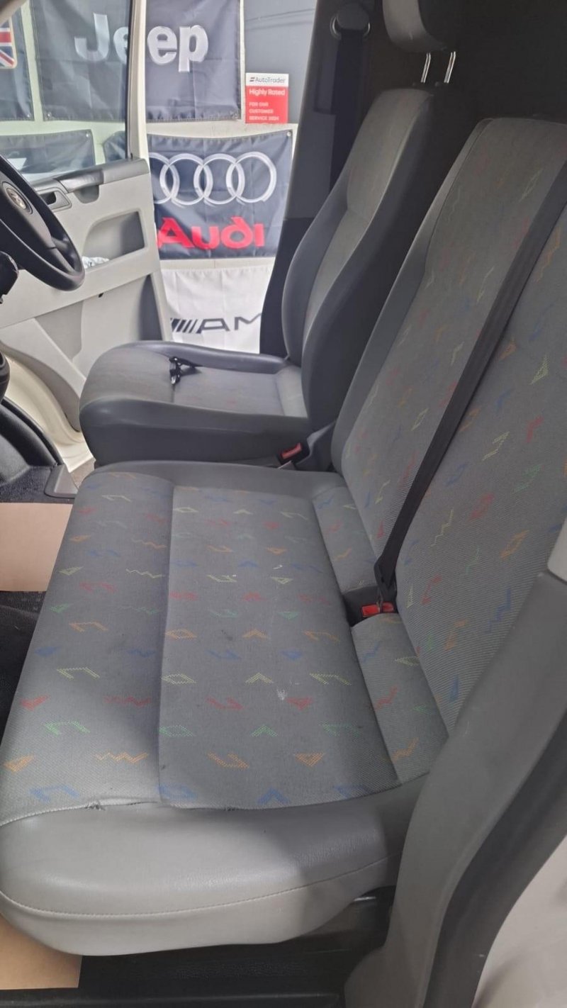 VOLKSWAGEN TRANSPORTER