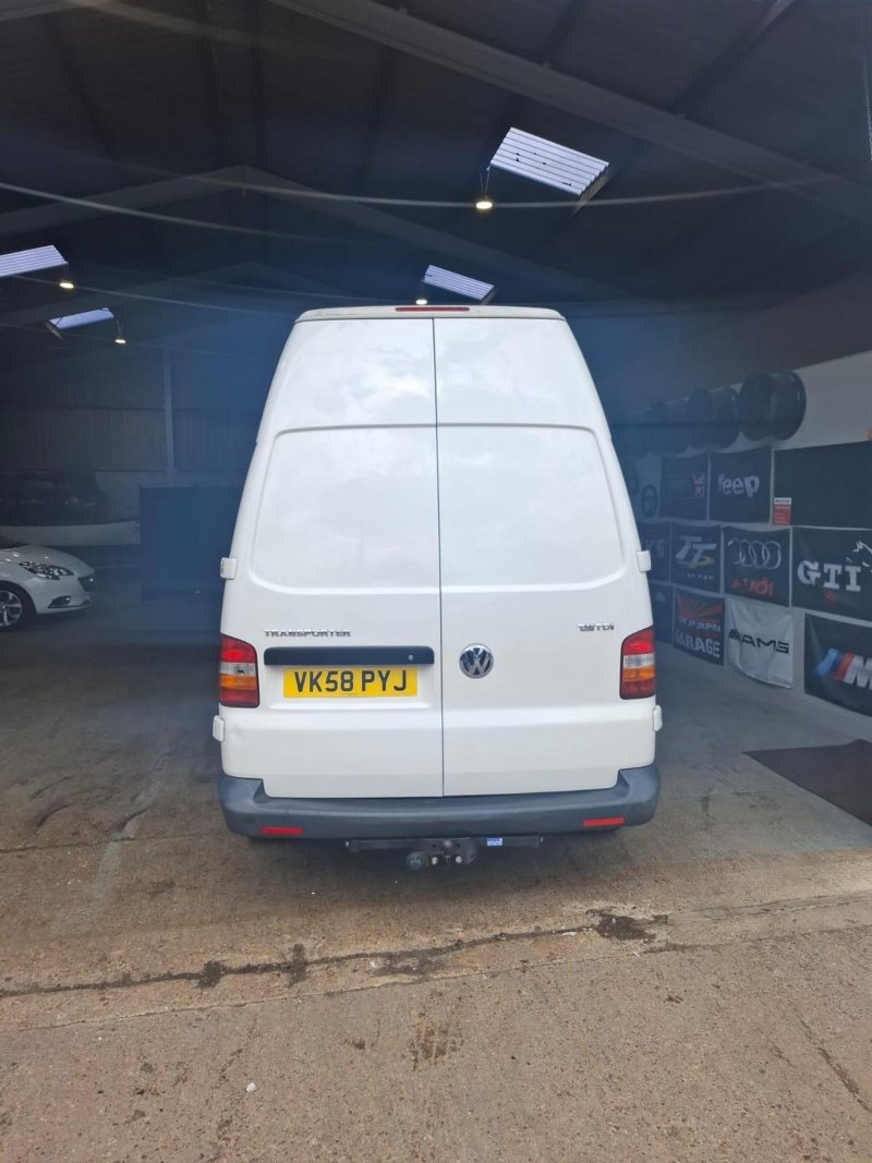 VOLKSWAGEN TRANSPORTER