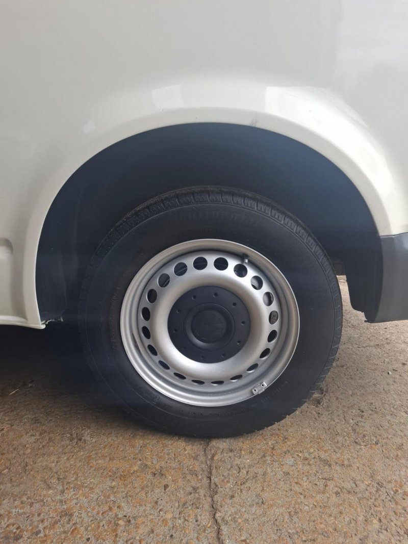 VOLKSWAGEN TRANSPORTER