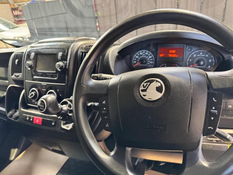 VAUXHALL MOVANO