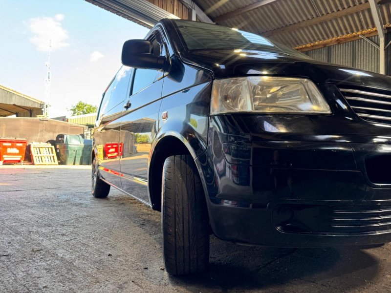 VOLKSWAGEN TRANSPORTER