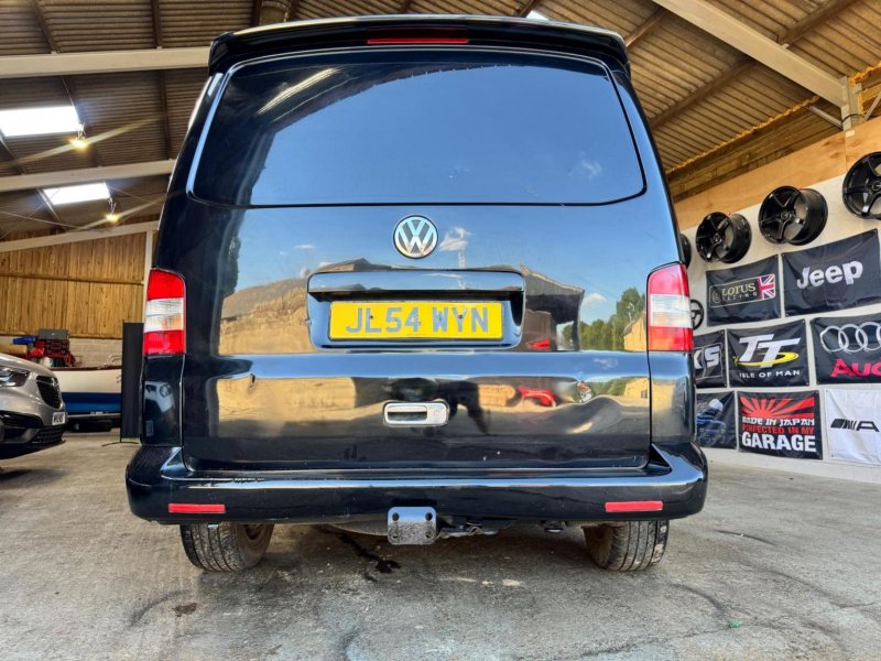VOLKSWAGEN TRANSPORTER