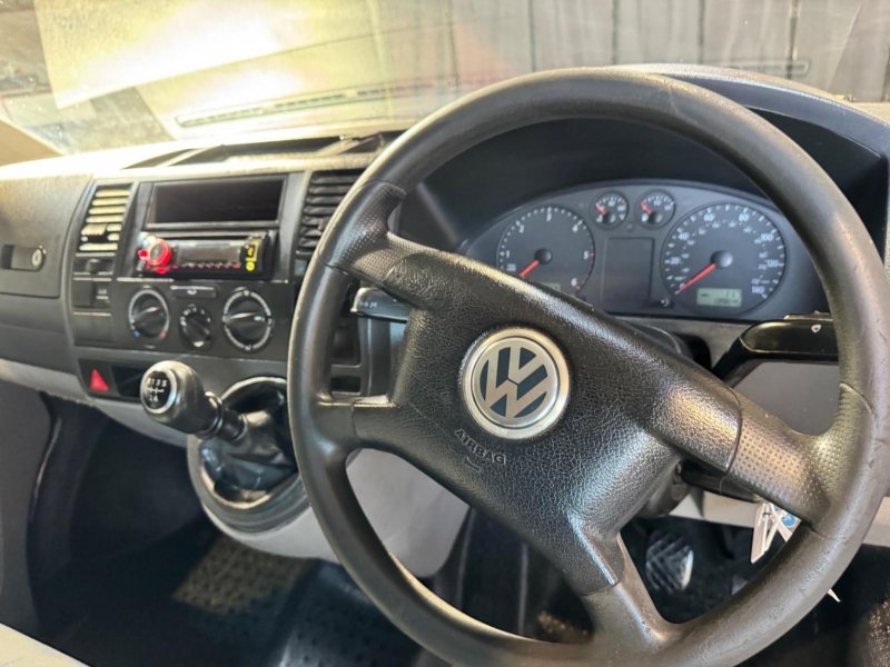 VOLKSWAGEN TRANSPORTER