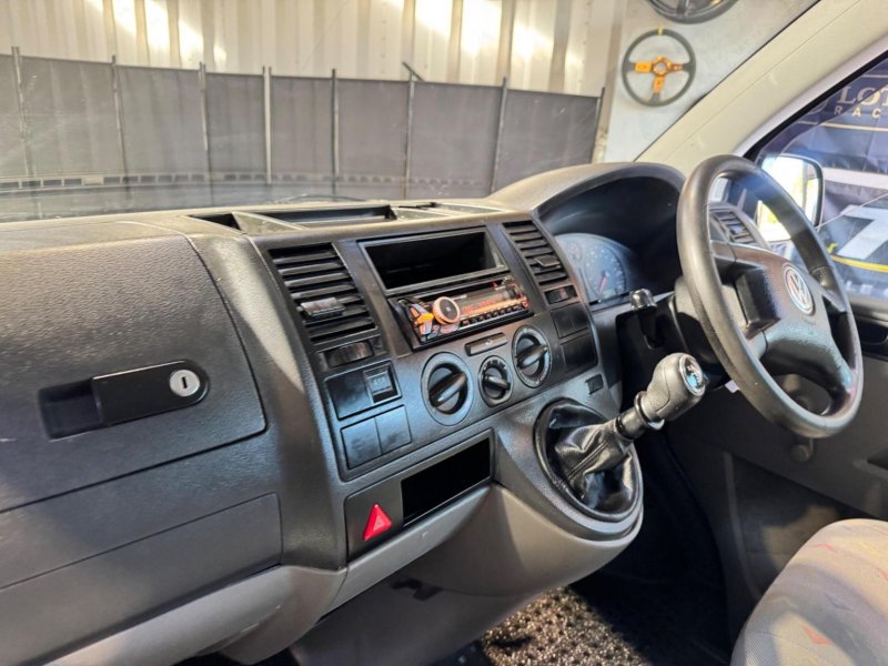 VOLKSWAGEN TRANSPORTER