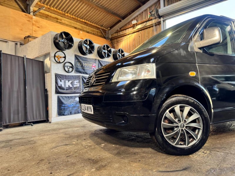 VOLKSWAGEN TRANSPORTER