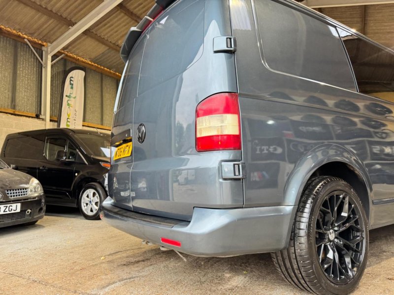 VOLKSWAGEN TRANSPORTER