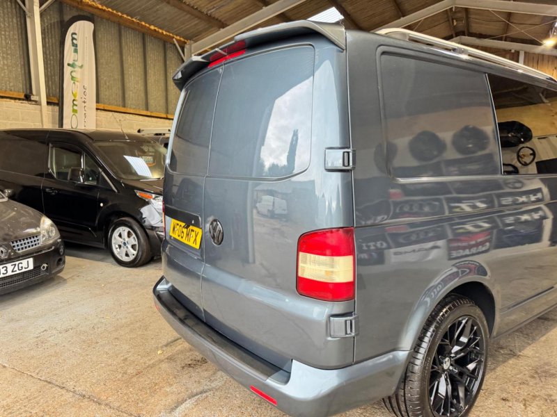 VOLKSWAGEN TRANSPORTER