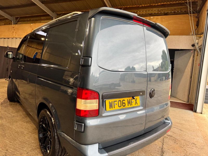 VOLKSWAGEN TRANSPORTER