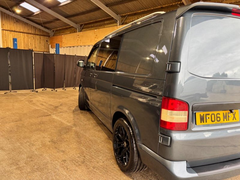 VOLKSWAGEN TRANSPORTER