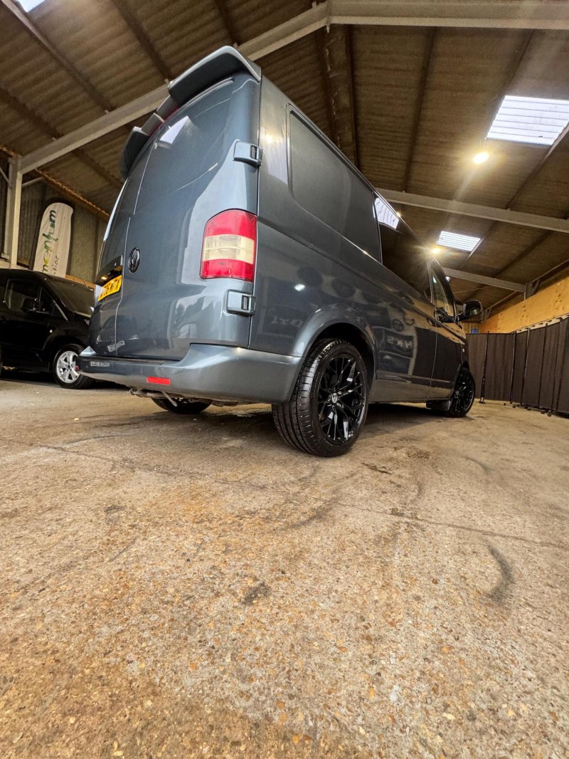 VOLKSWAGEN TRANSPORTER