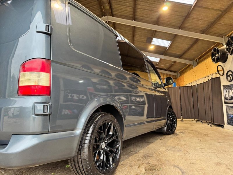 VOLKSWAGEN TRANSPORTER