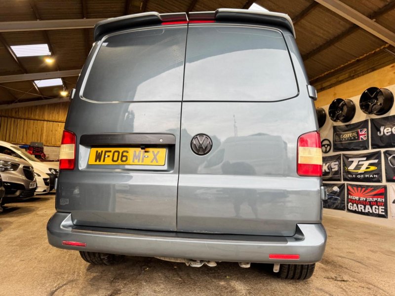 VOLKSWAGEN TRANSPORTER