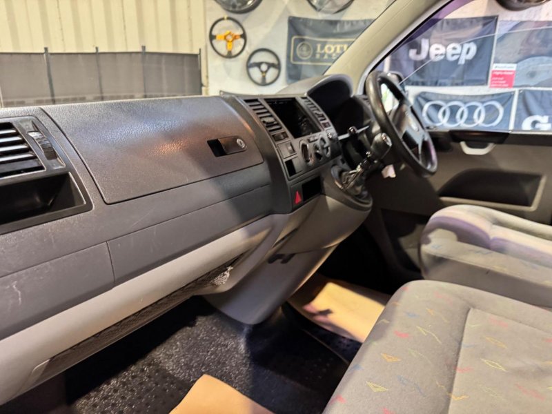VOLKSWAGEN TRANSPORTER