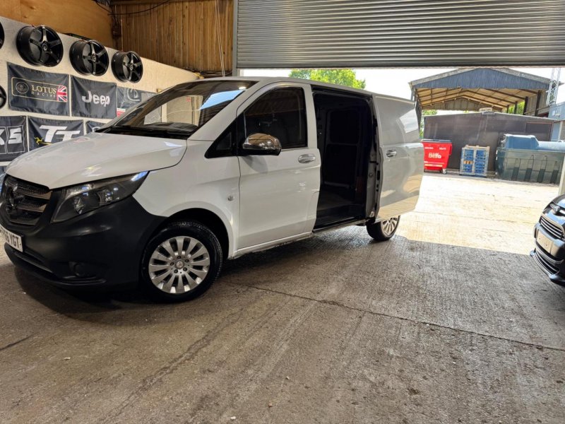 MERCEDES-BENZ VITO