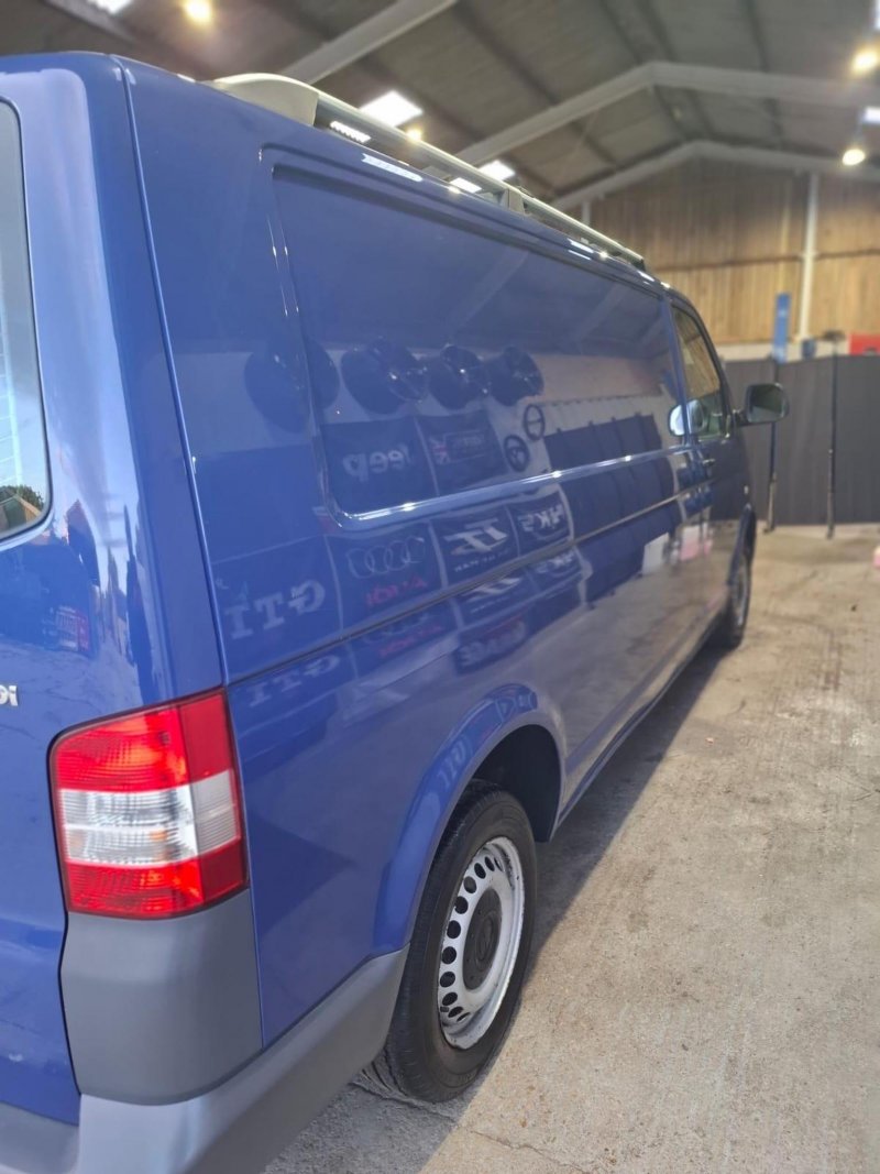 VOLKSWAGEN TRANSPORTER