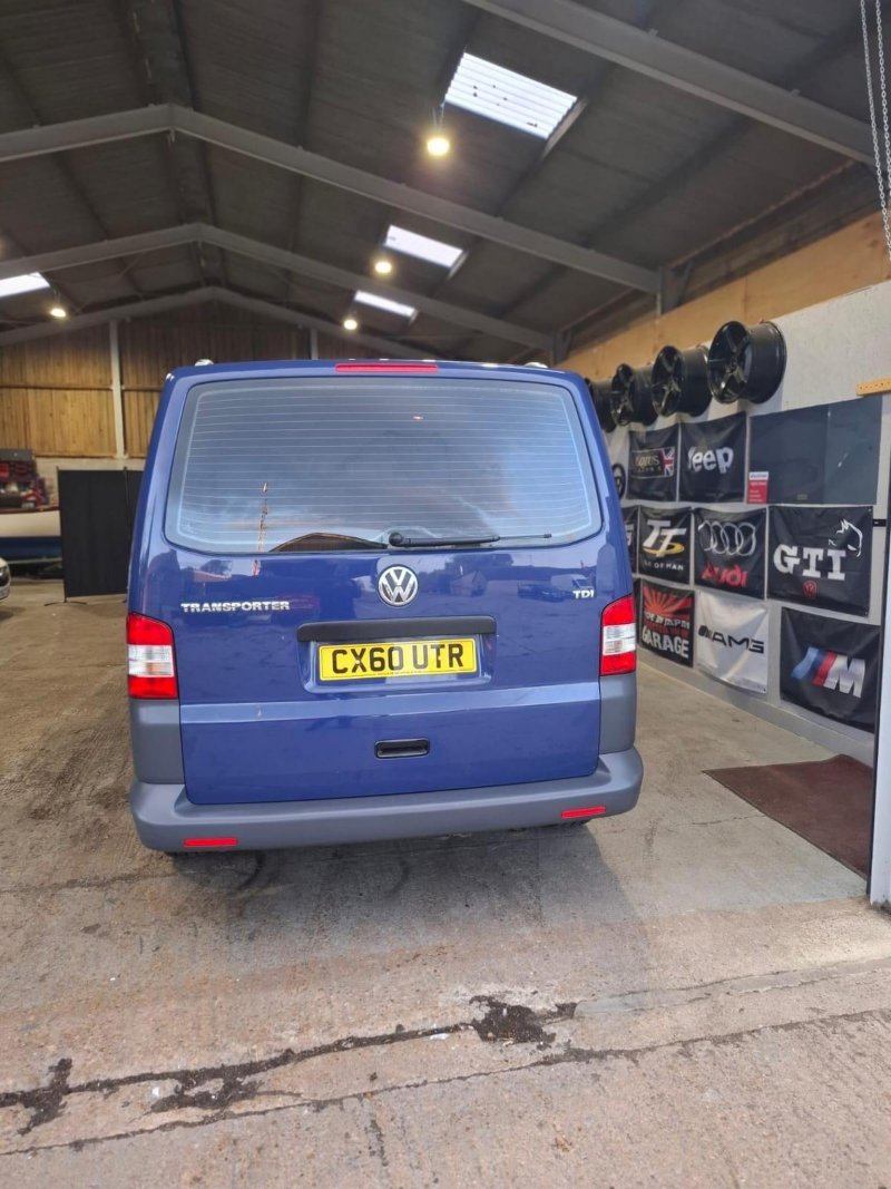 VOLKSWAGEN TRANSPORTER