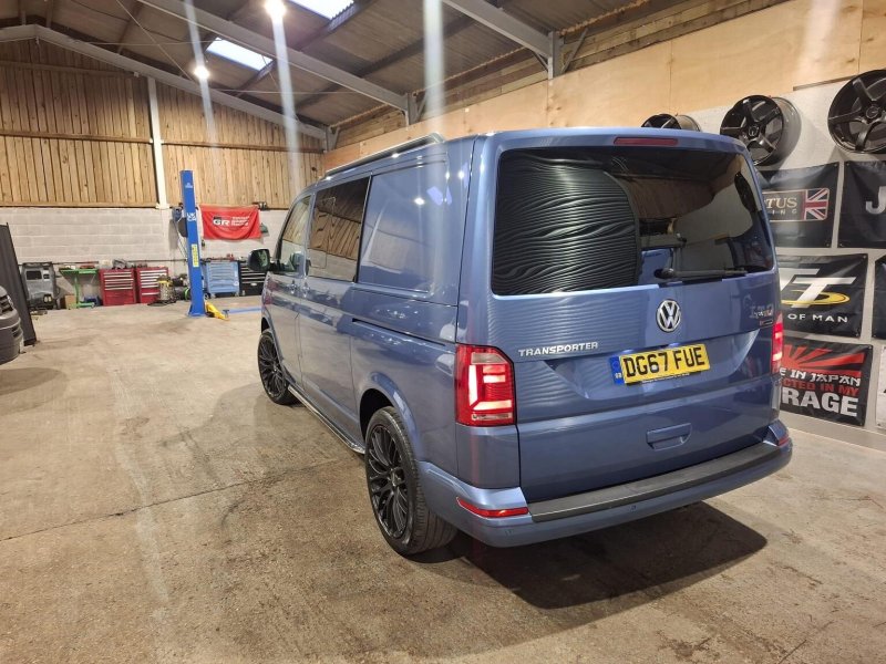 VOLKSWAGEN TRANSPORTER